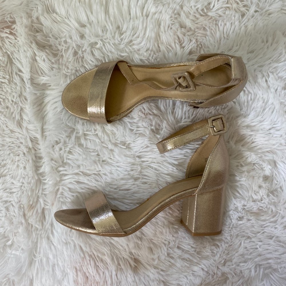 💃🏾 Cl by Chinese Laundry Gold Block Heel-Size 8, EU 38.5